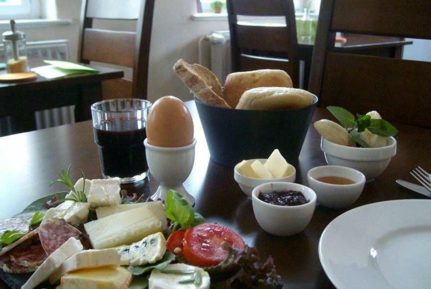 Apartment Klassmo Kulturcafe&gaestehaus Mit Kulturwerkstatt